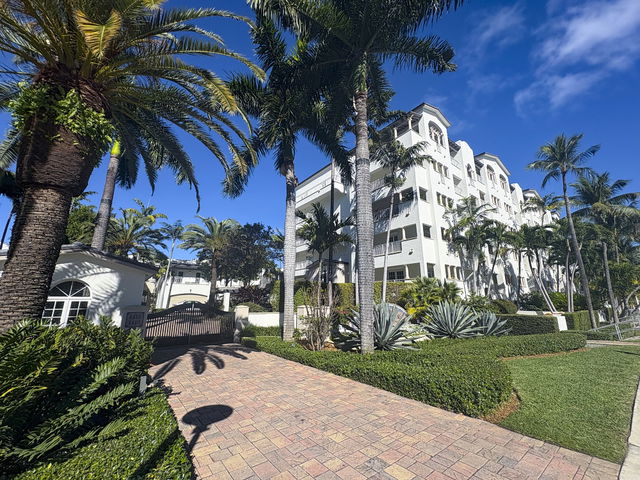 Townhomes at Sunset Harbour  photo 2
